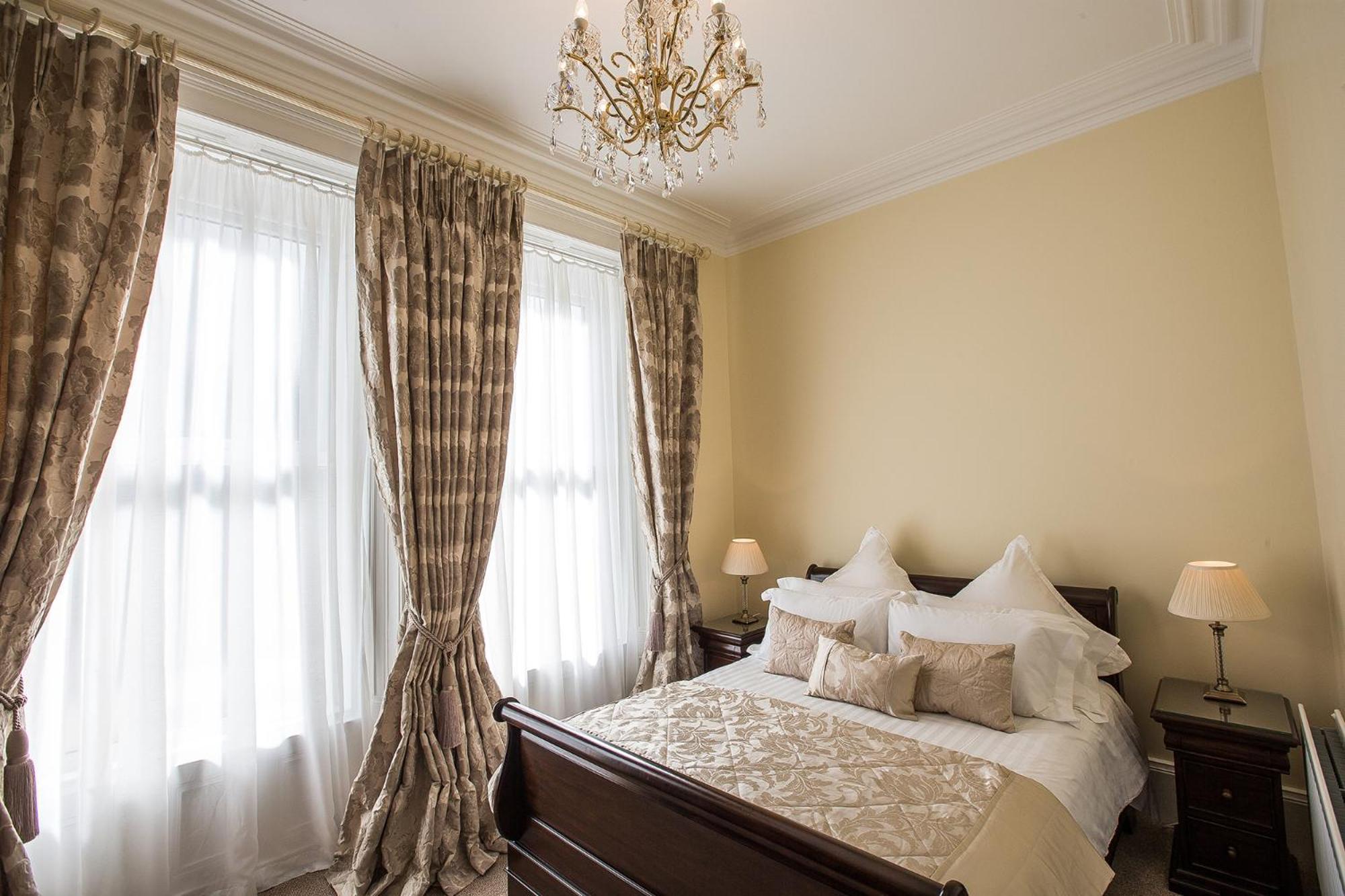 Tullyglass House Hotel Баллимина Экстерьер фото