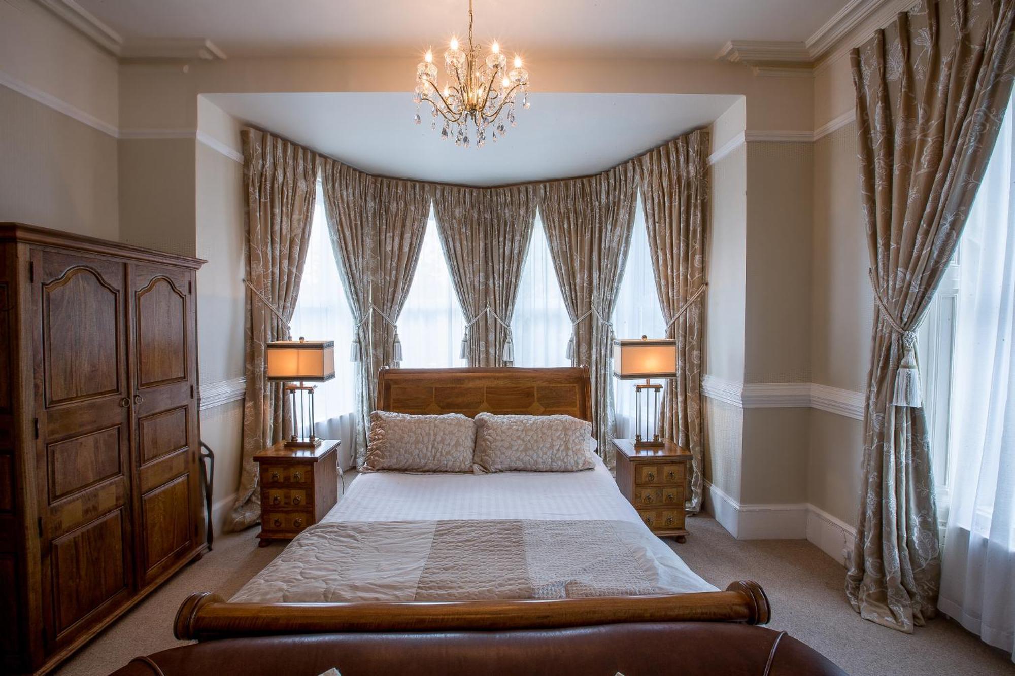 Tullyglass House Hotel Баллимина Экстерьер фото